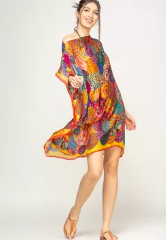 Rochie de plaja tip poncho din matase imprimat cu mandale multicolore cu rosu si galben pe margine imagine