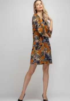 Rochie dreapta, fundal caramiziu si imprimeu frunze, din vascoza imagine