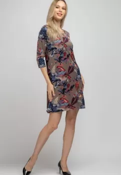 Rochie dreapta, fundal maro si imprimeu frunze, din vascoza imagine