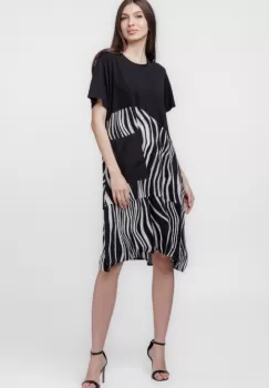 Rochie lalea cu talie oblica si imprimeu dungi oblice alb-negru imagine