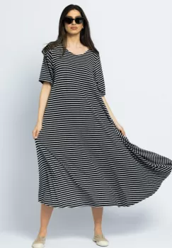 Rochie lunga A-line, dungi alb-bleumarin, cu imprimeu maci imagine