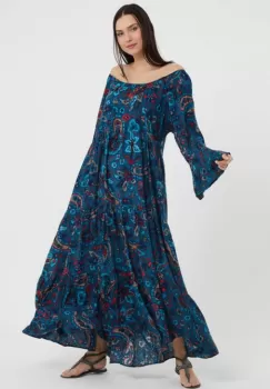 Rochie lunga cu imprimeu predominant albastru, cu 4 volane, din vascoza imagine