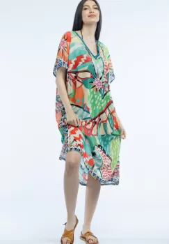 Rochie lunga de plaja tip poncho cu motive florale multicolore stilizate imagine