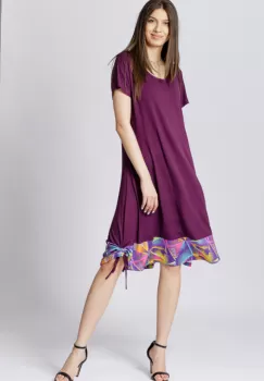 Rochie mov din vascoza cu volan imprimeu geometric si sireturi laterale imagine