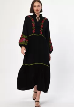 Rochie neagra cu broderie traditionala pe piept si maneci, din vascoza imagine
