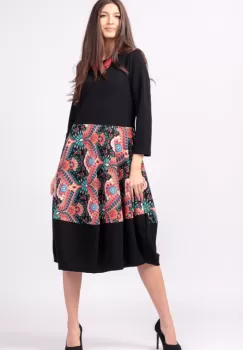 Rochie neagra, lalea, din jerseu cu imprimeu cu flori rosii imagine