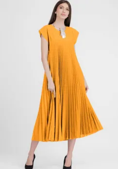 Rochie plisata A-line lunga, material fin si usor creponat, galben turmeric imagine