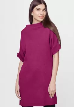 Rochie scurta tricotata, cu maneca scurta si nasture, din vascoza, magenta imagine