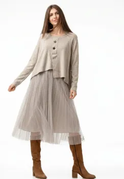 Rochie suprapusa din tulle  cu puloveras cu nasturi metalici bej imagine