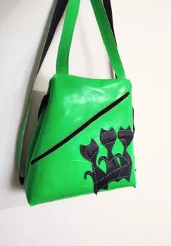 Rucsac din piele naturala verde neon ,cu pisicute imagine