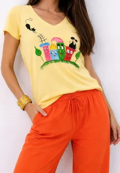 Tricou galben din bumbac  pictat manual, cu pisicute si blocuri colorate,unicat imagine