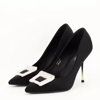 Pantofi negri cu brosa 1700 imagine