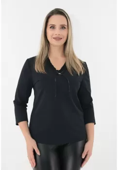 Bluza neagra cu volanas plisat la decolteu imagine