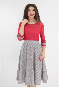 Rochie clos cu dantela rosie si print in carouri imagine