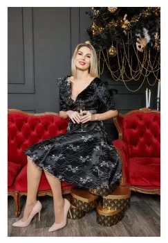 Rochie clos din catifea neagra si dantela imagine