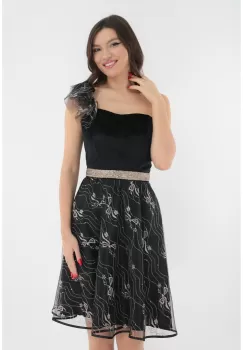 Rochie clos neagra din dantela fina si catifea imagine