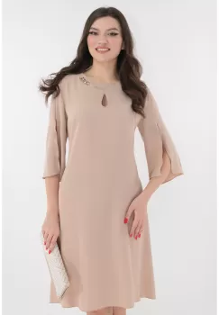 Rochie eleganta bej cu decupaj si accesoriu auriu la decolteu imagine