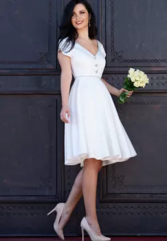 Rochie de cununie Havanna ecru cu maneci tip lalea si nasturi pretiosi imagine