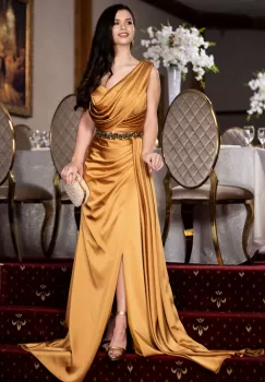 Rochie de nasa Theresa mustar pretioasa cu fronseuri si trena imagine